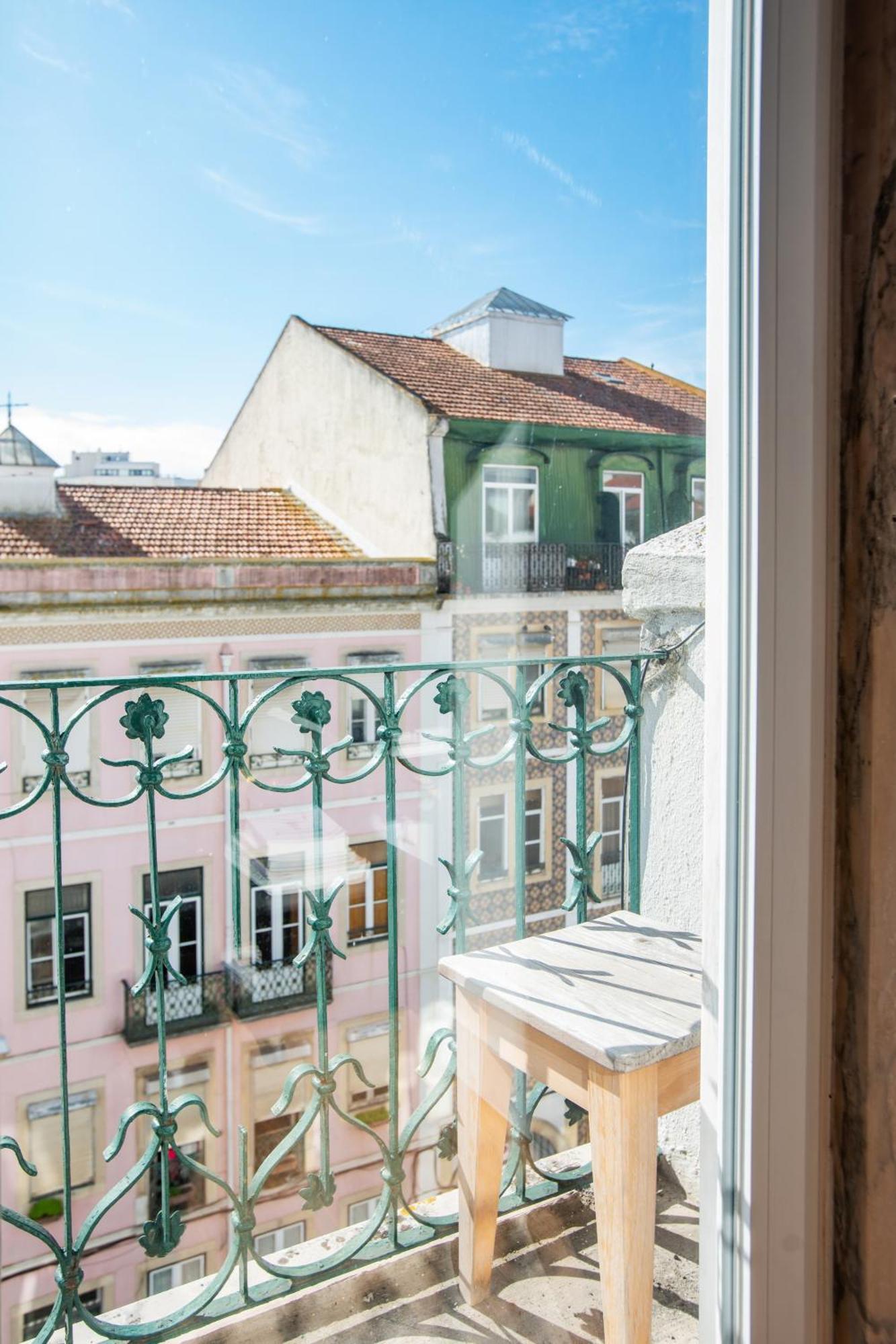Bright In Lissabon